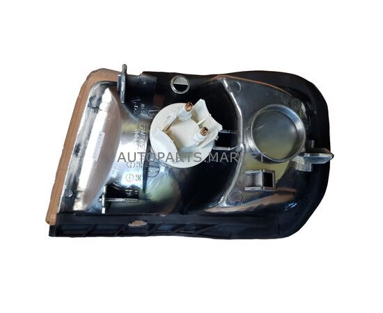 Поворотник правый SAAB 9000, изображение 2 купить в Автопартс Маркет